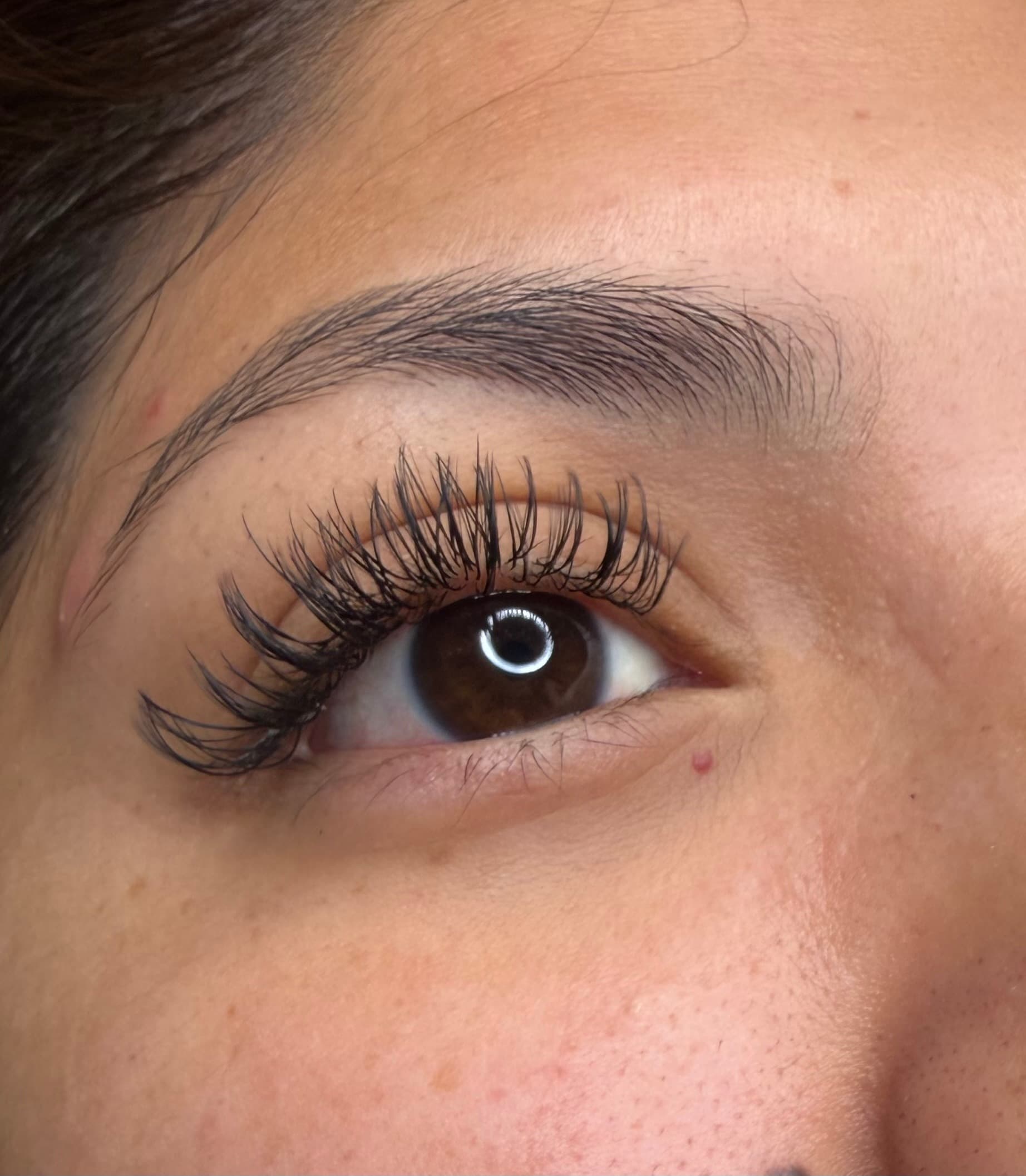 Wet set eyelash extensions by The Lash Chapter